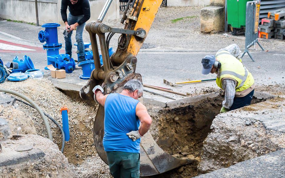 comment déboucher des toilettes rapidement Colombes